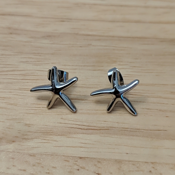 Starfish Earrings - Picture 1 of 3